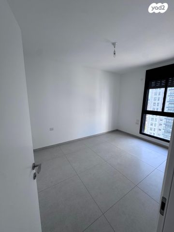 דירה, יונה וולך 7, גרין פארק החדשה, הוד השרון