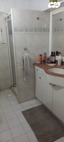 דירה, חיבת ציון 45, שכונת הלל, רמת גן