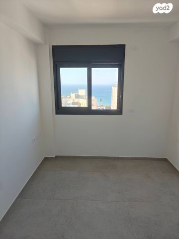 דירה, הרב הרצוג 6, צפון מערב מרכז העיר, נתניה