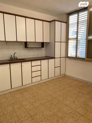 דירה, ארלוזורוב 44, פועלים א, כפר סבא