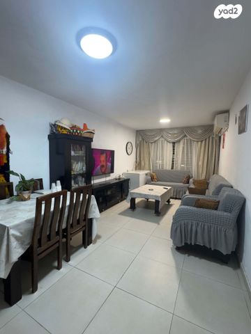 שדרות בגין 15