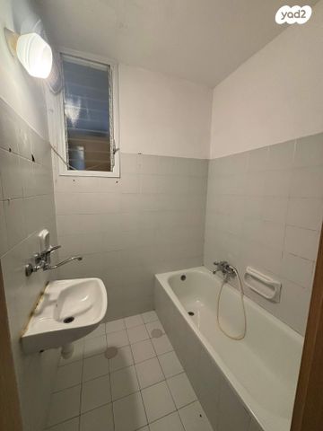 דירה, הרב זוארץ פריג'ה 16, נאות גנים, נתניה