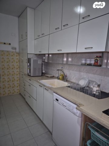 דירה, י"א באדר 36, נאות רחל, חולון