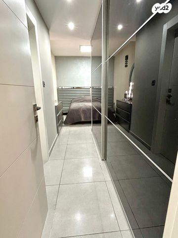 דירה, אפרים קישון 4, חתני פרס ישראל, באר יעקב