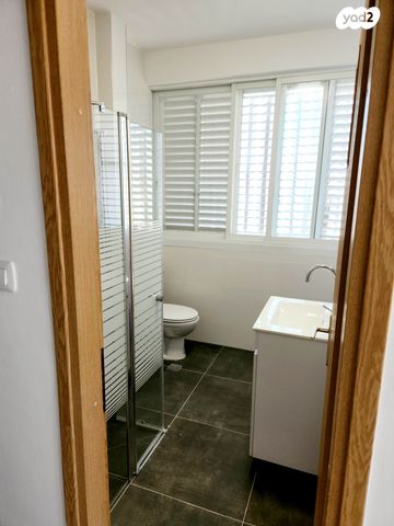 דירה, הרב קוק 1, רסקו א', חולון