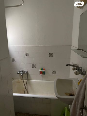 דירה, שדרות בר אילן 18, דרום מערב ותיק, בת ים