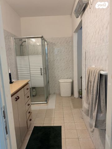 דירה, שדרות אליהו גולומב 26, הדר עליון, חיפה