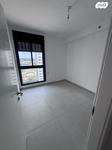 דירה, יונה וולך 7, גרין פארק החדשה, הוד השרון