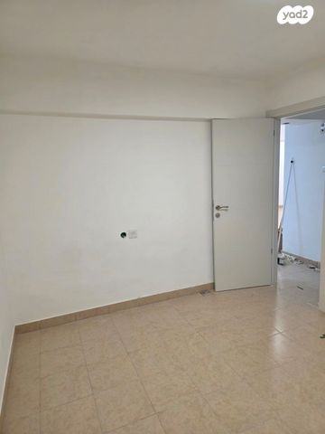 דירה, שדרות גת 38, הנביאים, קרית גת