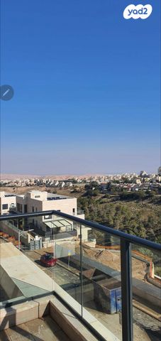 דירה, הגיתית 1, כלי שיר, מעלה אדומים