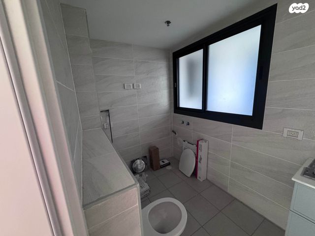 דירה, יונה וולך 7, גרין פארק החדשה, הוד השרון