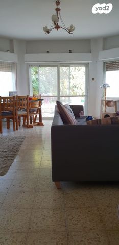 דו משפחתי, מעלה האורן עליון 19, מוצא עילית, מוצא עילית