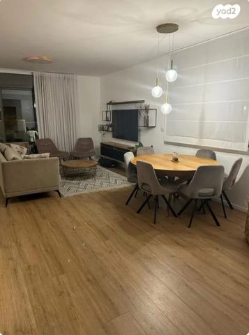 גג/ פנטהאוז, יצחק בן צבי 25, כפר גנים ב, פתח תקווה