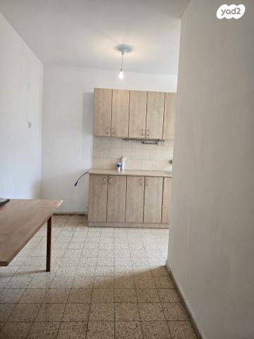 דירה, יבנה 28, מרכז, קרית עבודה, חולון