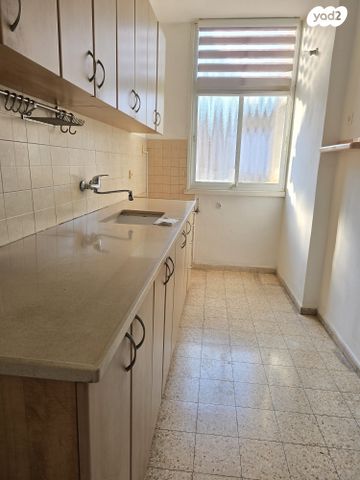 דירה, יבנה 28, מרכז, קרית עבודה, חולון