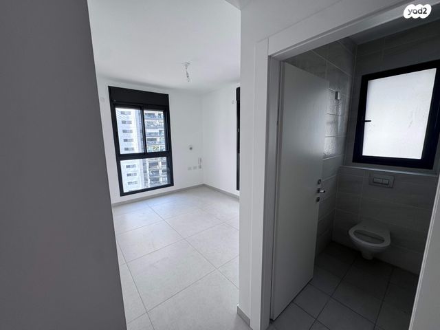 דירה, יונה וולך 7, גרין פארק החדשה, הוד השרון