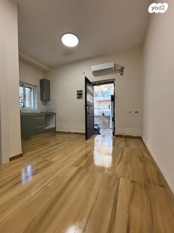 דירה, הרב יצחק בראשי 13, מחנה יהודה - לב העיר, ירושלים