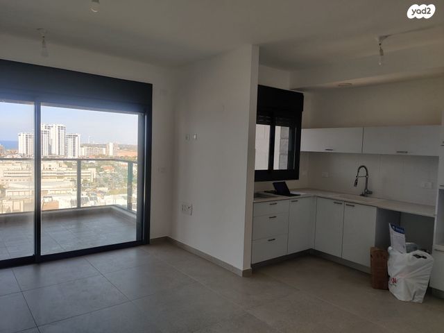 דירה, הרב הרצוג 6, צפון מערב מרכז העיר, נתניה