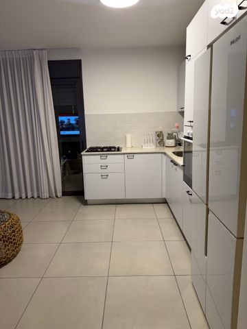 דירה, אנילביץ' 11, לב העיר, בת ים