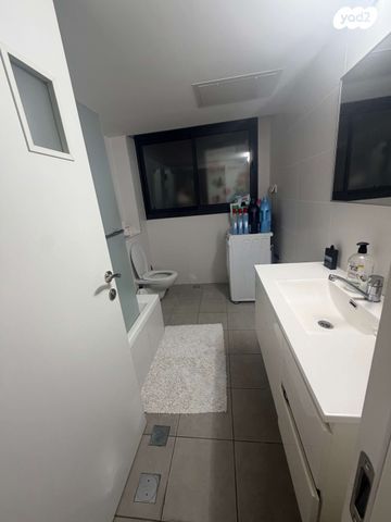 דירה, אנילביץ' 11, לב העיר, בת ים