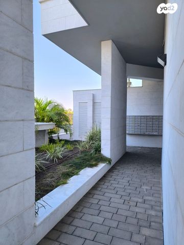 דירה, תל צבי 50, שיכון ממשלתי, פרדס חנה כרכור