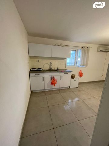 סמטת יורדי הסירה 9