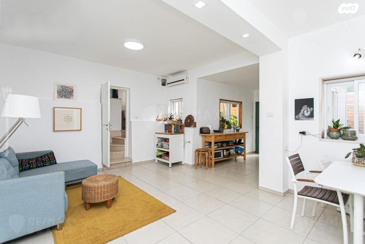 דירת גן, בנימין ד'ישראלי 13, אחוזה, חיפה