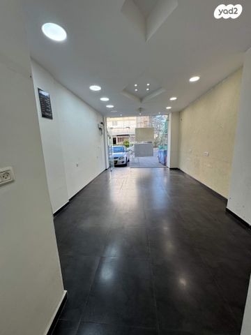 חנויות/ שטח מסחרי, ירושלים 40, לב העיר, בת ים