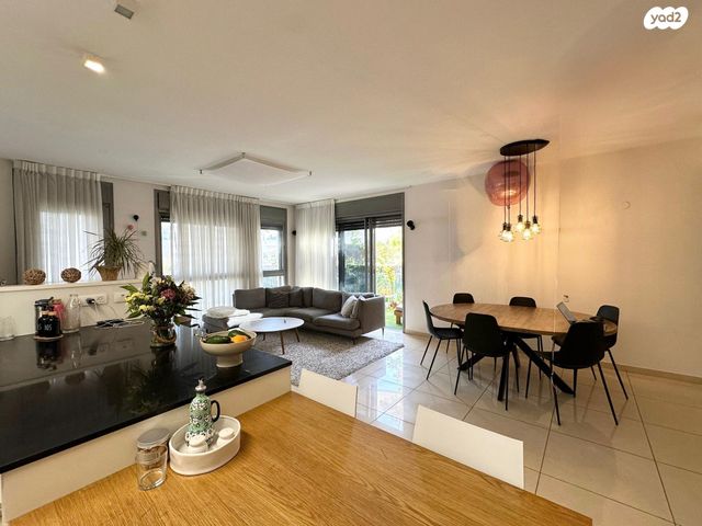 דירה, נווה גן, רמת השרון