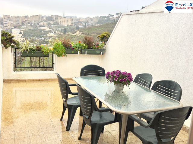 דירה, מבוא נהגי הפרדות 18, הגבעה הצרפתית, גבעת שפירא, ירושלים