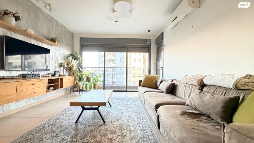 דירה, חזון אי"ש 17, רחובות הצעירה, רחובות