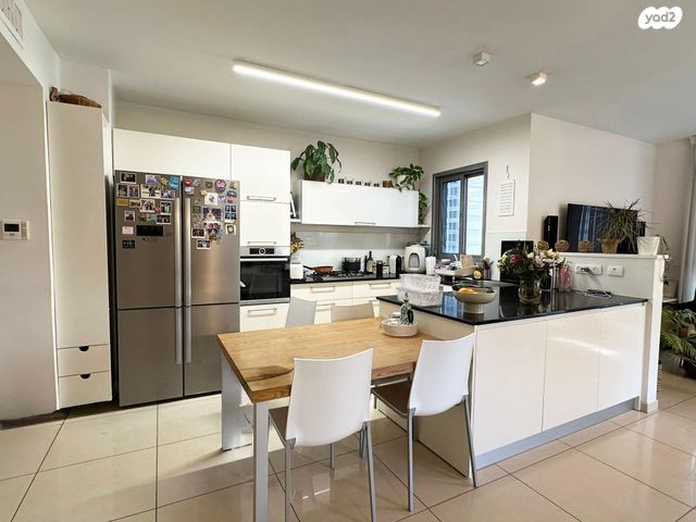 דירה, נווה גן, רמת השרון