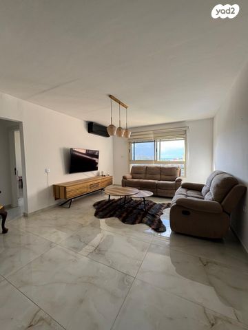 דירה, שדרות זלמן שז"ר, נהריה