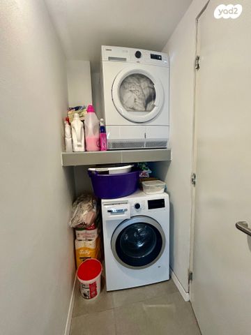 דירה, קניוק יורם, גני שרונה, קרית הממשלה, תל אביב יפו