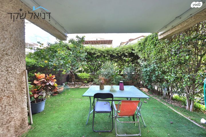 חומה ומגדל 30