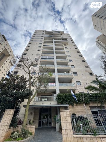 דירה, יונתן נתניהו, ברנע, אשקלון