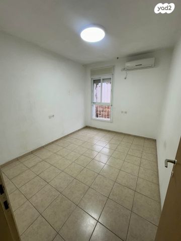 דירת גן, חטיבת עציוני, רמת רבין מערב, כרמיאל