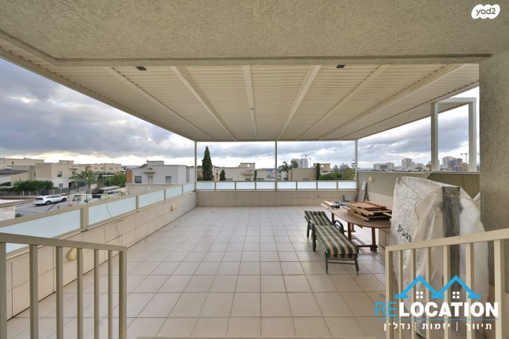 דו משפחתי, קרית אתא