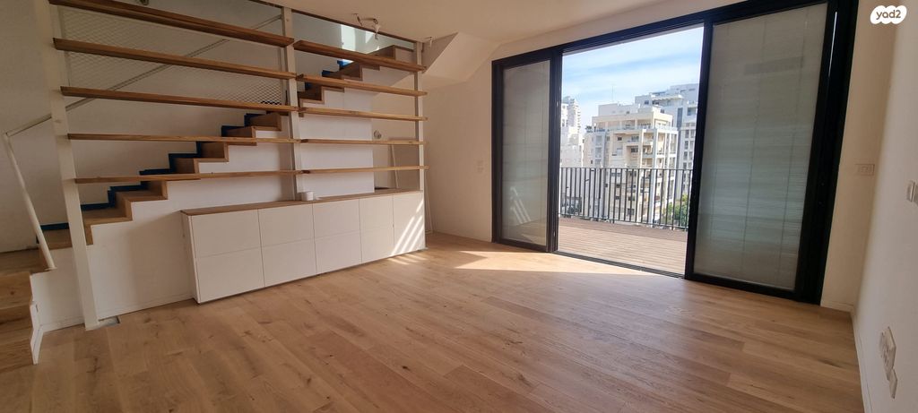 גג/ פנטהאוז, אלון, רמת השרון