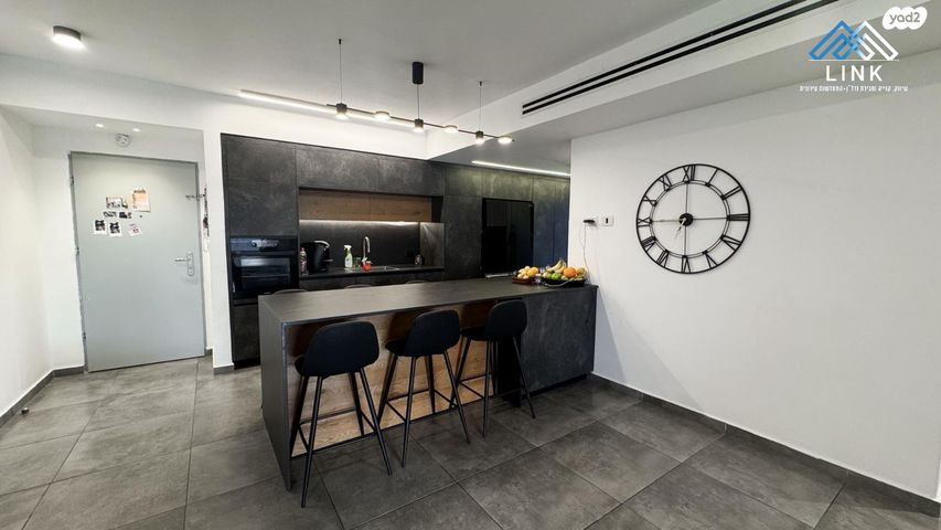 דירת גן, שדרות מנחם בגין, החותרים, טירת כרמל