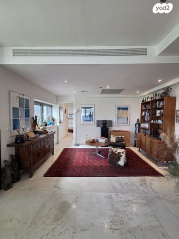 דירה, ניסים אלוני, צמרות איילון, פארק צמרת, תל אביב יפו