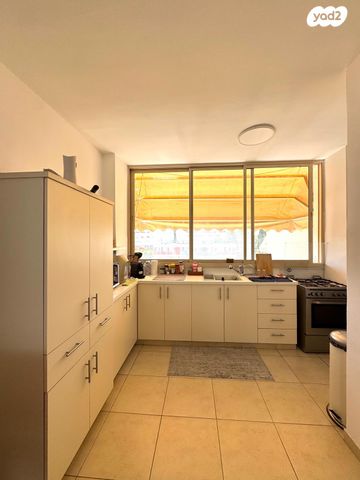 דירה, כפר סבא