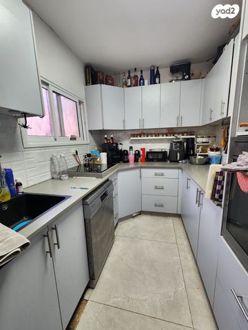 דירת גן, הפלג, חדרה