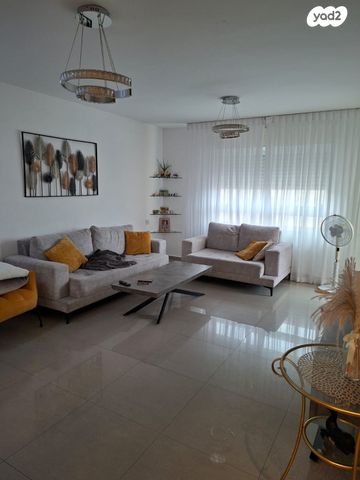 דירה, שדרות משה דיין, פסגת זאב, ירושלים