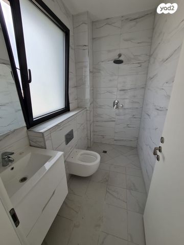 דירה, יאיר רוזנבלום, נווה זמר, רעננה