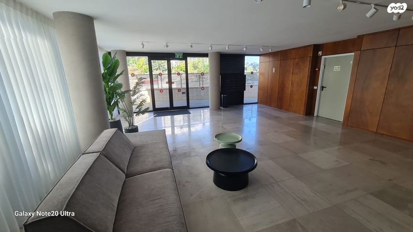 דירה, יאיר רוזנבלום, נווה זמר, רעננה