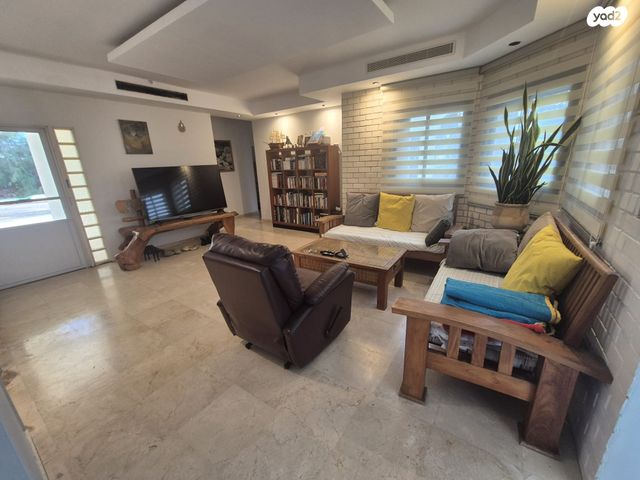 בית פרטי/ קוטג', בת הדר