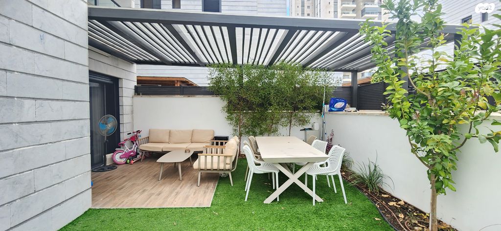 דירת גן, פסגות אפק, ראש העין