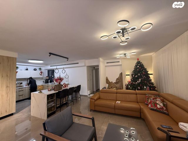 דירה, דולפין 2, גלי כרמל, טירת כרמל