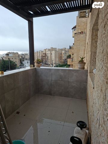 דירה, שדרות משה דיין, פסגת זאב, ירושלים